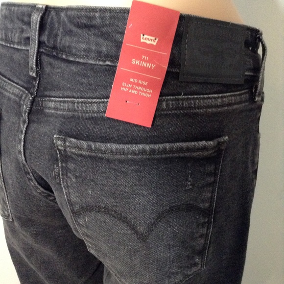 🎉Levi's Skinny Ripped Knee Design - Picture 6 of 8
